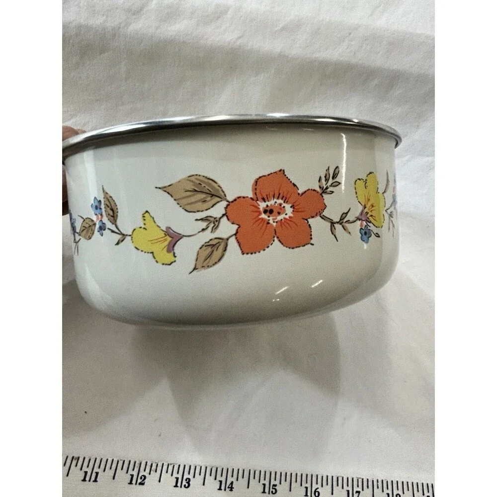 Vintage Saltera Enamel Nesting Bowls Set 2 - Himark Gourmet Kitchen Floral